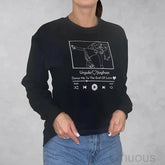 Suéter personalizado com base em foto pessoal e esboço de música favorita